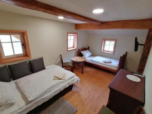 Standard Twin Room with Shared Bathroom