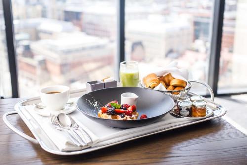 room detail thumbnail 2