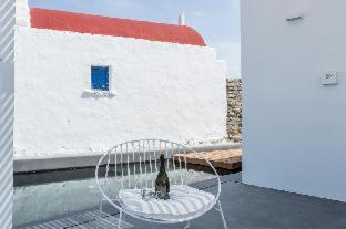 Ostraco Suites - image 6
