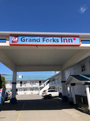 Grand Forks Inn
