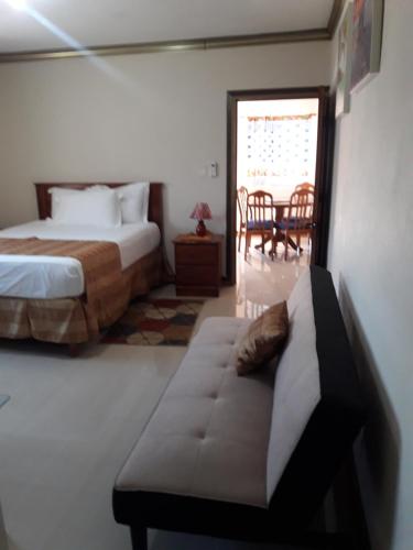 Paradise Place Grande King in Discovery Bay