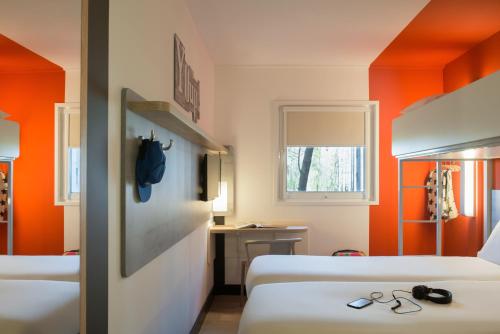 ibis budget Amsterdam Airport - image 5