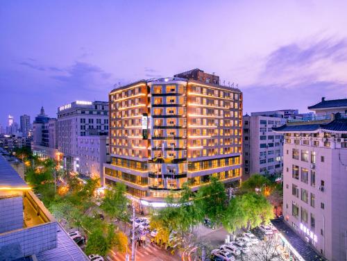 . Jinmao Hotel Xi'an Downtown ( Bell & Drum Tower)