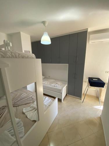 Sun & Sea Apartment Saranda - image 5