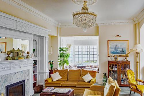 Haven Hall Hotel in Lake South