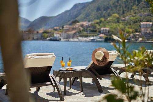 Pantai, Hotel Libertas in Prcanj