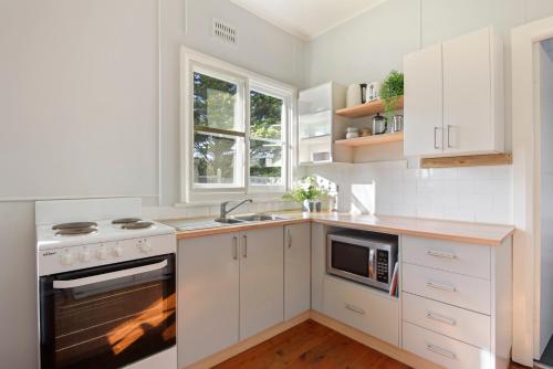 Calm Waters Waterfront Cottages Room Type - Bungalow with Garden View