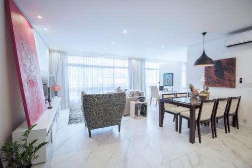 Loft Design, Amplo, Modern com Ar Condicionado em Alto de Pinheiros in Alto de Pinheiros