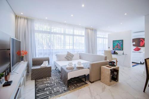Loft Design, Amplo, Modern com Ar Condicionado em Alto de Pinheiros in Alto de Pinheiros