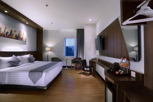 Hotel NEO Dipatiukur - Bandung by ASTON Room Type - Deluxe Double Room