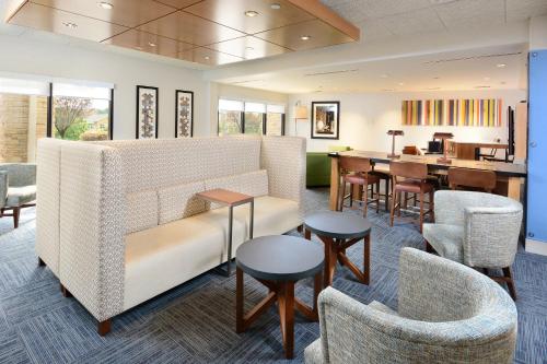 Holiday Inn Express & Suites Raleigh Durham Airport at RTP, an IHG Hotel