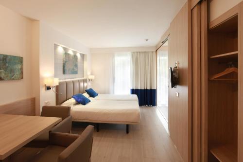 TUI BLUE Alcudia Pins - image 3