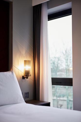 Roomzzz York City - image 2