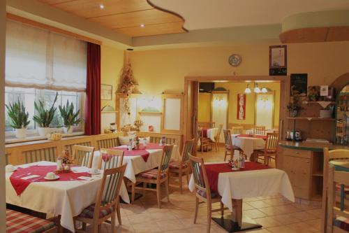 餐廳, 溫泉綠洲加尼酒店 (Hotel Garni Thermenoase) in 巴德 布魯茂