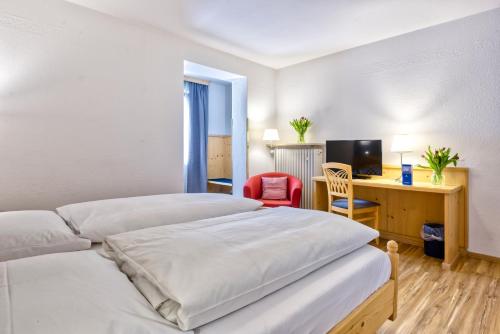 Hotel Heigl - main image