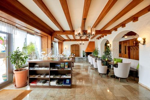 Hotel Schmid & Alfa - image 9