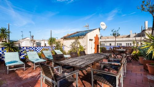 Apartamentos El Pintor - image 9