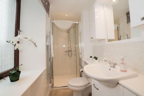 Aald Harbour Bed & Breakfast - image 5