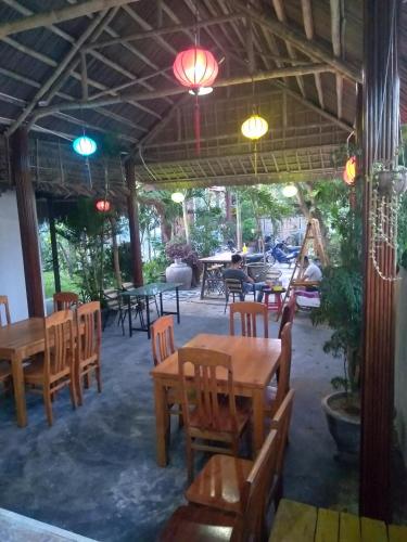 Restaurant, The Natural Bungalow in Dien Duong