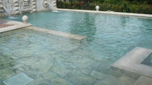 252612244 Sovana Hotel & Resort