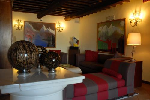 252612894 Sovana Hotel & Resort