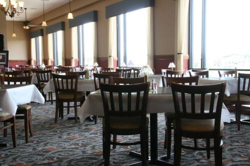 Grand Plaza Hotel Branson - image 3