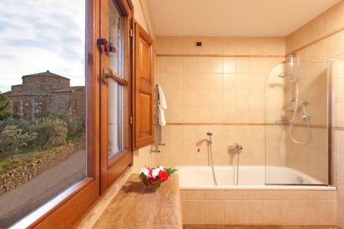 252617105 Sovana Hotel & Resort