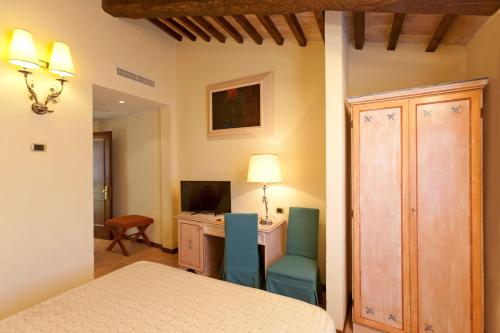 2 twin beds