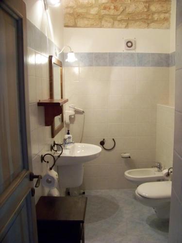2 bedrooms, 3 beds