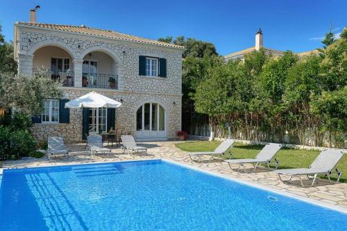  Katouna Villa Sleeps 6 Pool Air Con WiFi in Katoúna