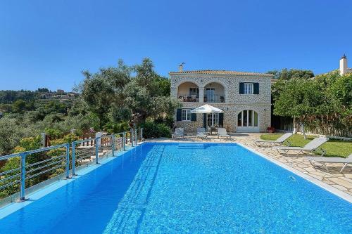  Katouna Villa Sleeps 6 Pool Air Con WiFi in Katoúna