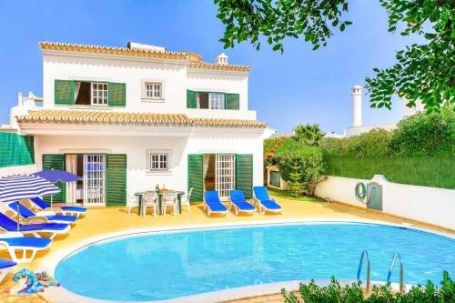  Areias de Sao Joao Villa Sleeps 10 Pool Air Con in Brejos