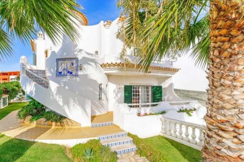  Areias de Sao Joao Villa Sleeps 10 Pool Air Con in Brejos