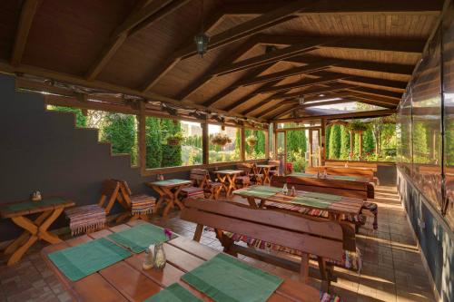 Hotel David with Free Parking in 灶爾