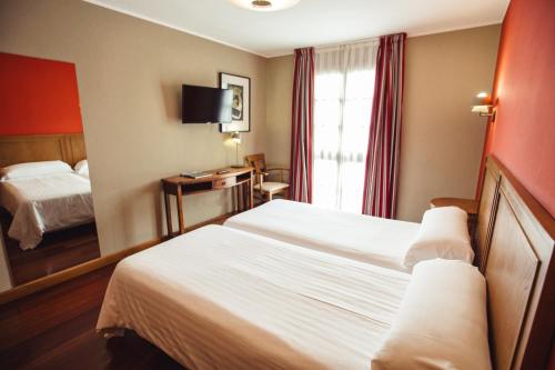 Hotel El Sella Room Type - Standard Double Room with Extra Bed