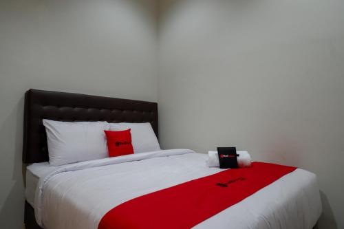 B&B Kebumen - RedDoorz Syariah near Alun Alun Kebumen - Bed and Breakfast Kebumen