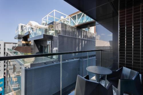 Double Room with Balcony image 2
