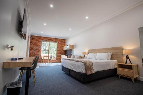 Red Waratah Accommodation