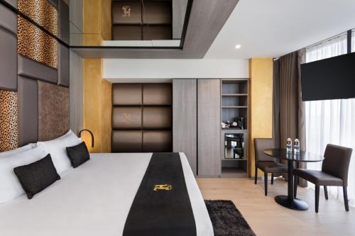 Double Room with Sea View image 3