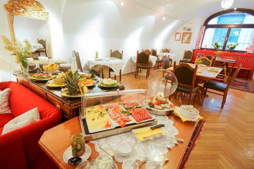 Hotel Wolf - image 4