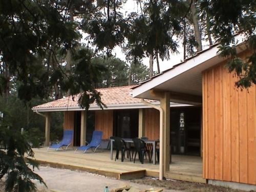 Beautiful idyllic house on the lake with fantastic lake views gîte à louer Lacanau