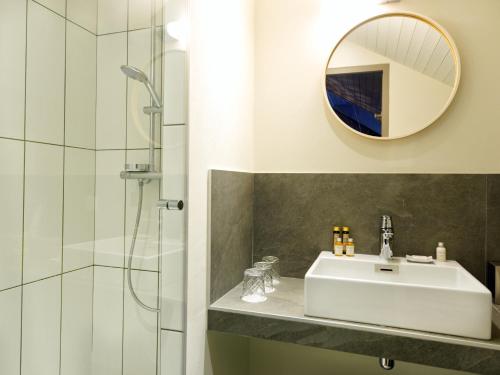 Boutique Hôtel La Féline Blanche - image 11