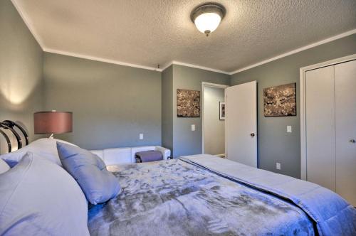 Tigard Retreat with Deck 15 Mins From Portland! - image 9