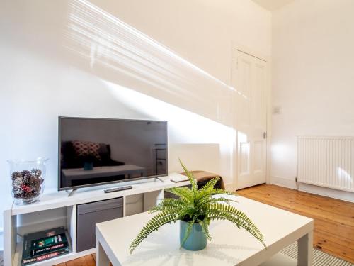 Stylish & Charming Retreat for 2- City Centre! Stylish & Charming Retreat for 2- City Centre!
