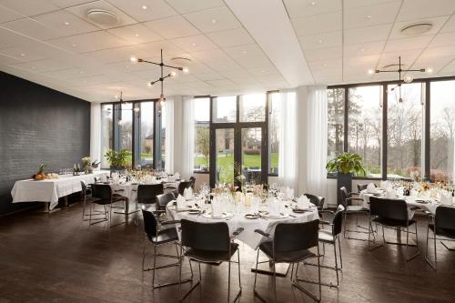 طعام و مشروبات, Comwell Holte in نورثرن سوبربس