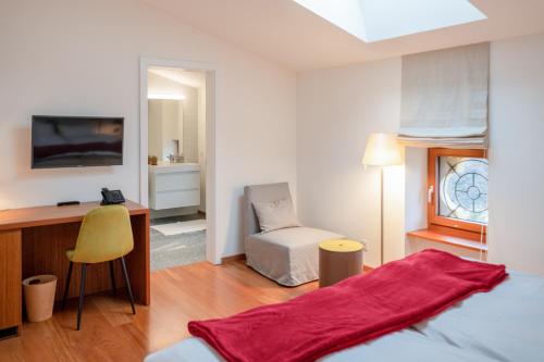 2 twin beds