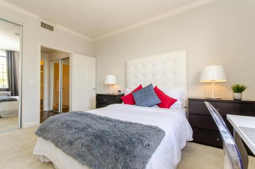 Designer Penthouse 2 Bedroom with Balcony Beverly Hills Adjacent, Los Angeles (fotografie 8)