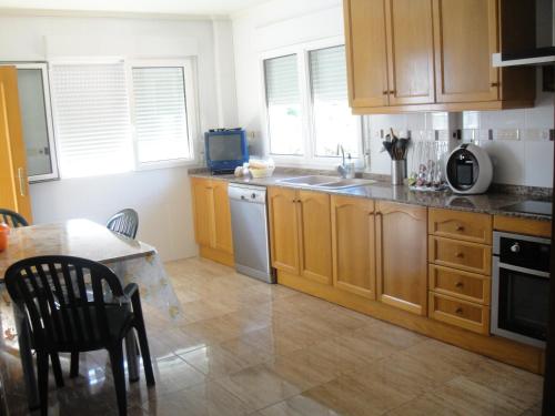 Kitchen, CHALET MUY CERCA DE LA PLAYA CON PISCINA PRIVADA in Torrevieja