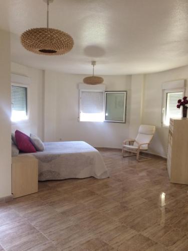 CHALET MUY CERCA DE LA PLAYA CON PISCINA PRIVADA in Torrevieja