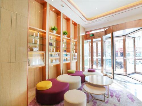 ลาว็องด์ โฮเต็ล อูรุมชี ปักกิ่ง หนานโร้ด เรลเวย์บูโร เมโทรเตชั่น (Lavande Hotels Urumqi Beijing Nan Road Railway Bureau Metro Station) in อุรุมชี